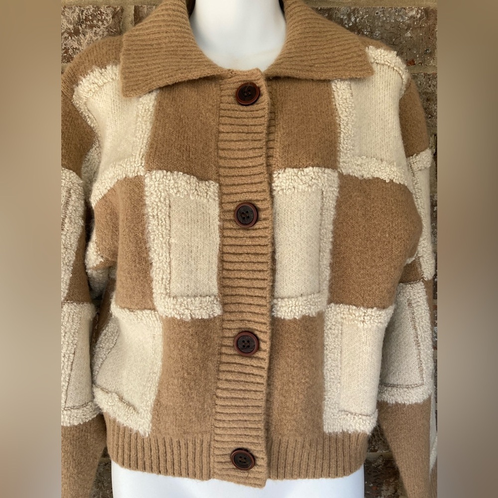 Lush Checkered Cardigan Cream Camel Size Small New With Tags - Picture 4 of 10